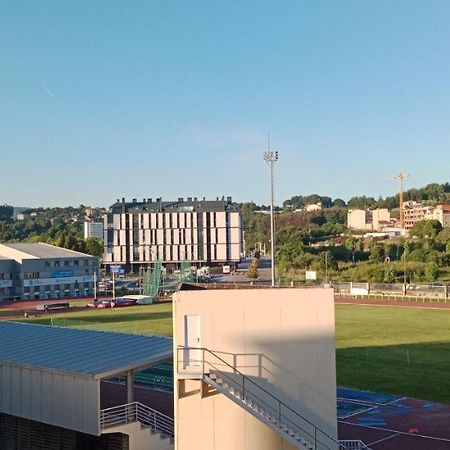 Vistas A La Pista De Atletismo Lägenhet Pontevedra Exteriör bild